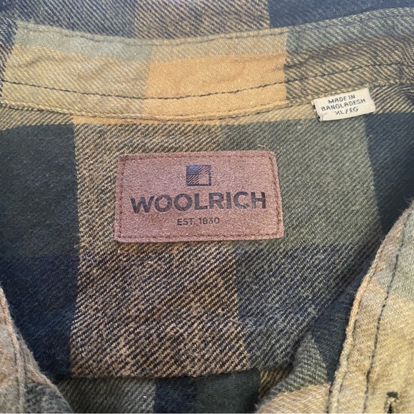 Woolrich Men's Casual Plaid Button down shirt XL - Picture 3 of 9